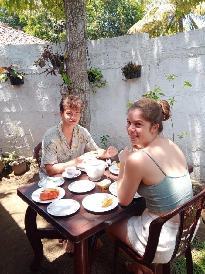 Menaka Homestay Tangalle Kültér fotó